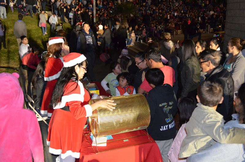 Holiday Snow Village 2015 07